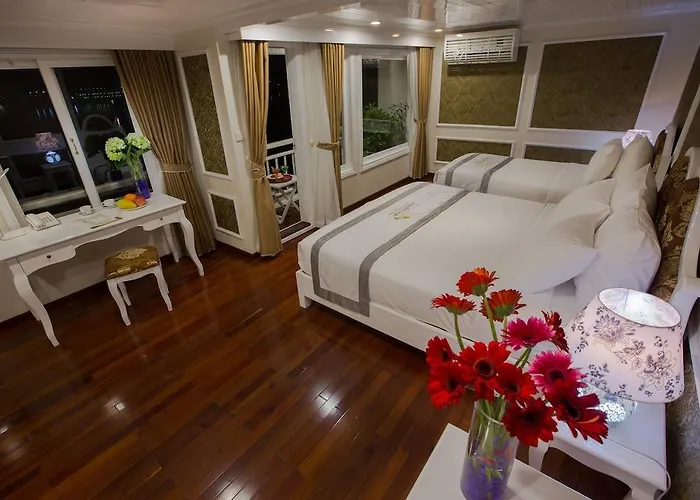 Khách sạn Signature Halong Cruise Hạ Long